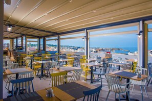 Breakfast, lunch, dinner served; Mediterranean cuisine 