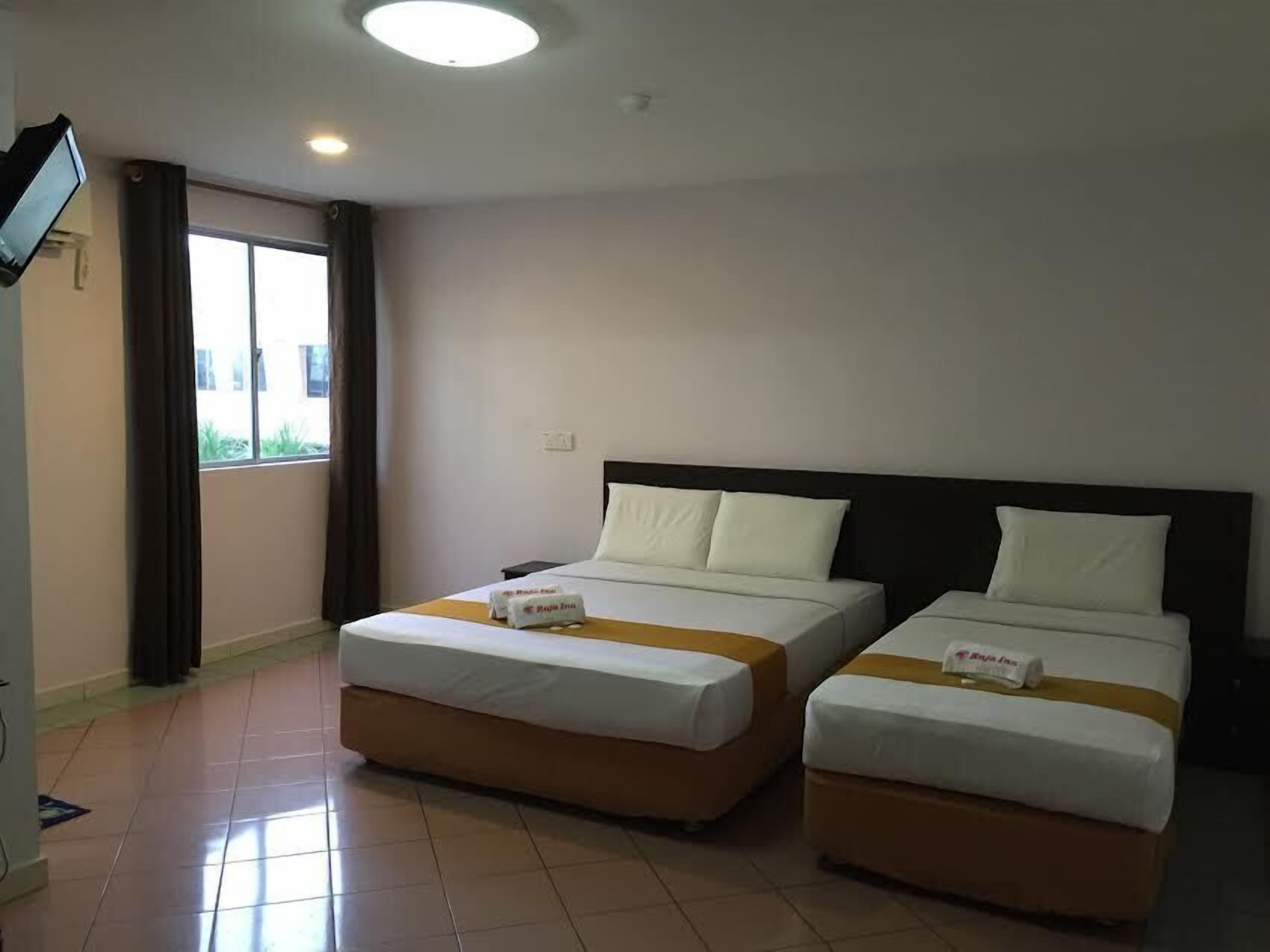 superior room | desk