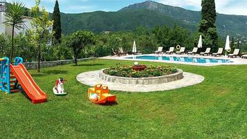 Children's play area - outdoor