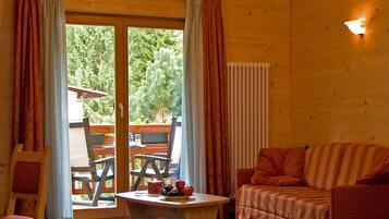 Una televisión de pantalla plana