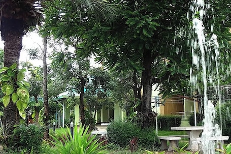Vista frontal de la propiedad