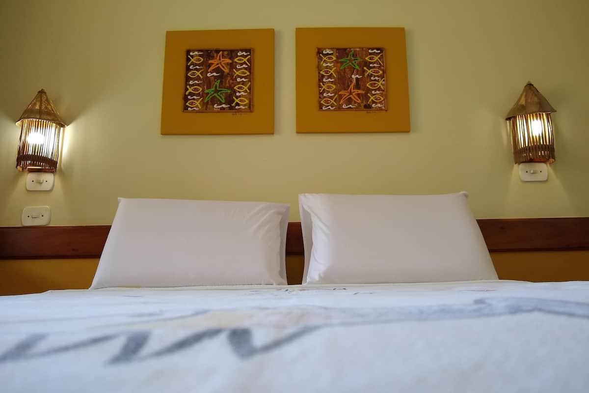 Minibar, WiFi (free), bed sheets