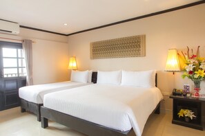 Minibar, két bảo mật tại phòng, bàn, phòng cách âm