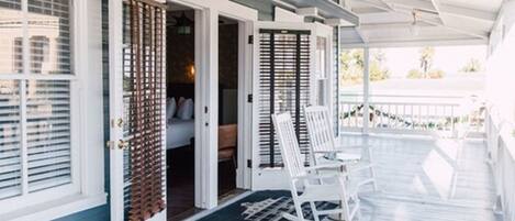 Deluxe Room, 1 King Bed, Non Smoking, Bay View | Balcony