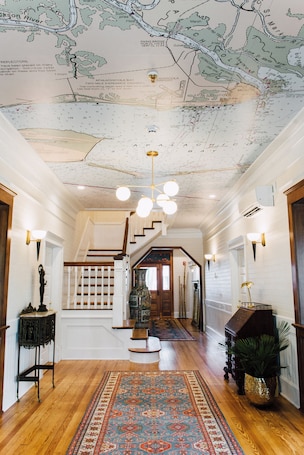 Interior. Gibson Inn