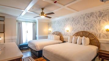 1 habitación, decoración personalizada, muebles diferentes y escritorio