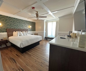Quarto luxo | Roupas de cama premium, frigobar, individualmente decorados