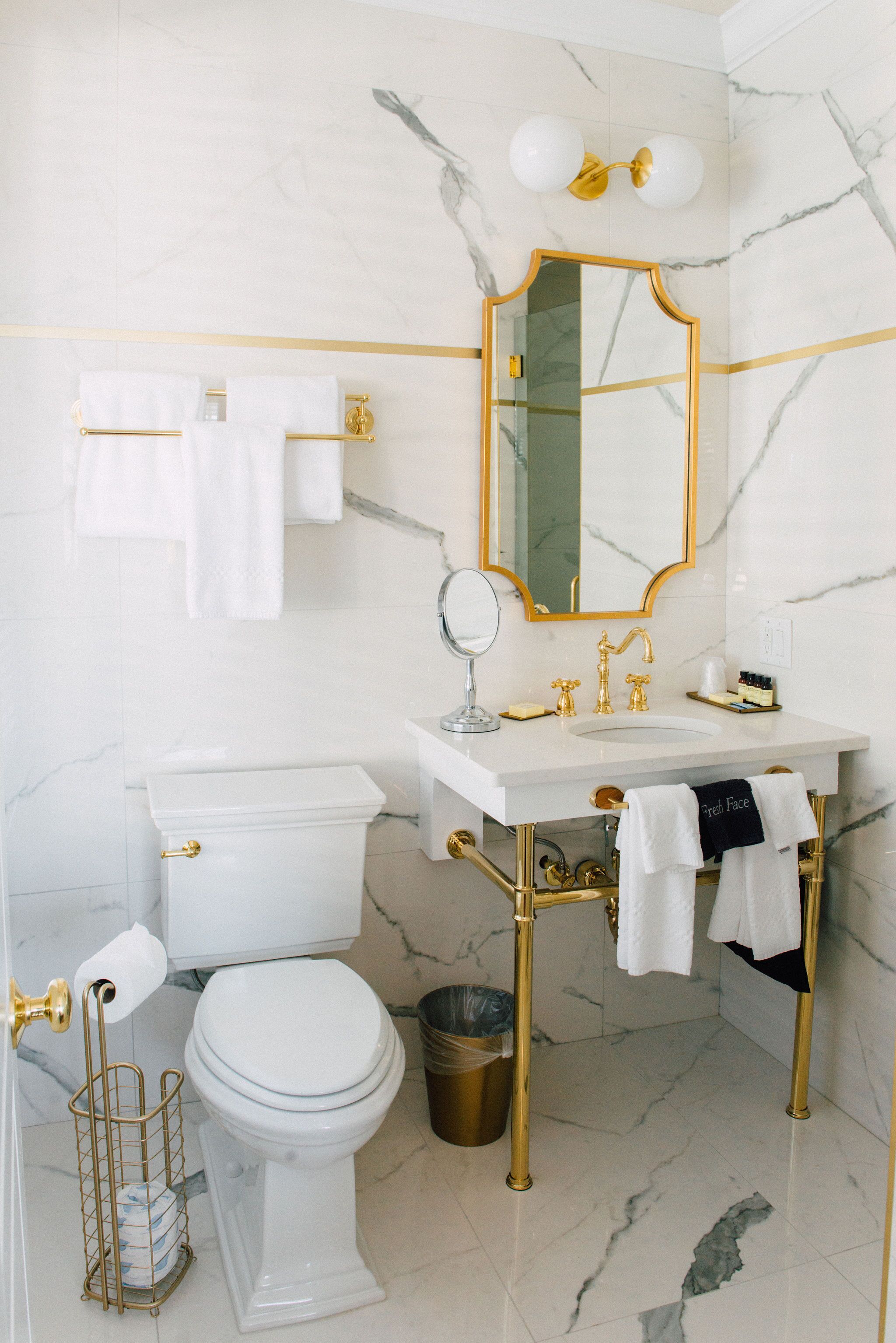 junior studio suite, 1 king bed, non smoking | bathroom | free toiletries, hair dryer, towels, soap