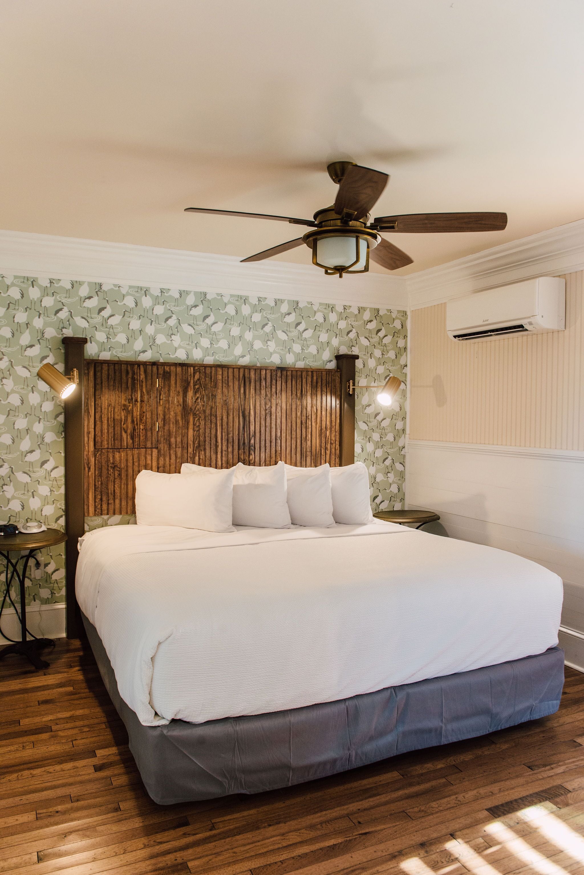 grand suite, 1 king bed with sofa bed, non smoking, city view | 1 bedroom, individually decorated, individually furnished, desk