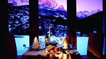 Mittagessen und Abendessen, lokale Küche