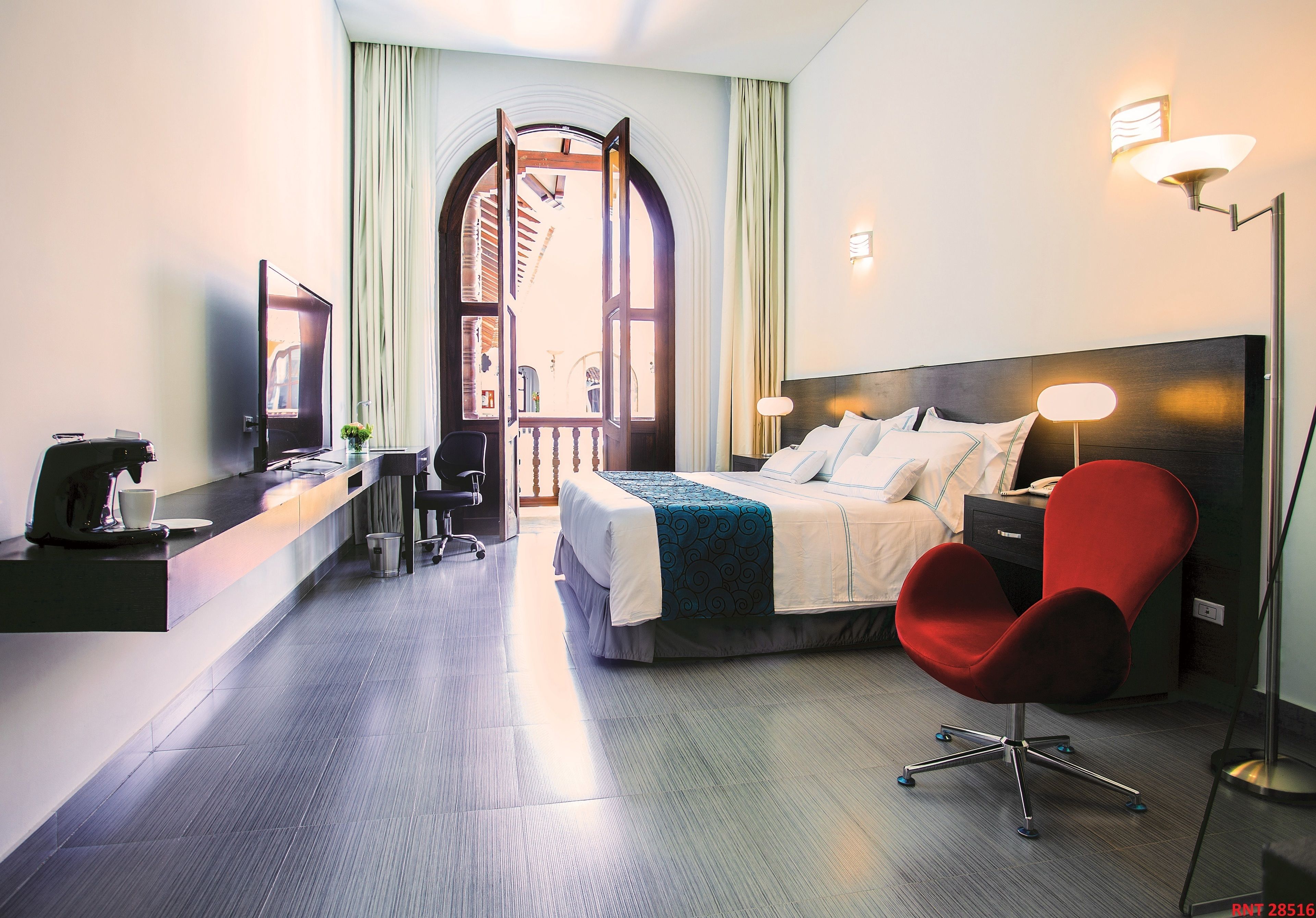 Habitación Deluxe, 1 cama de matrimonio grande | Ropa de cama de alta calidad, minibar, escritorio y cunas gratuitas