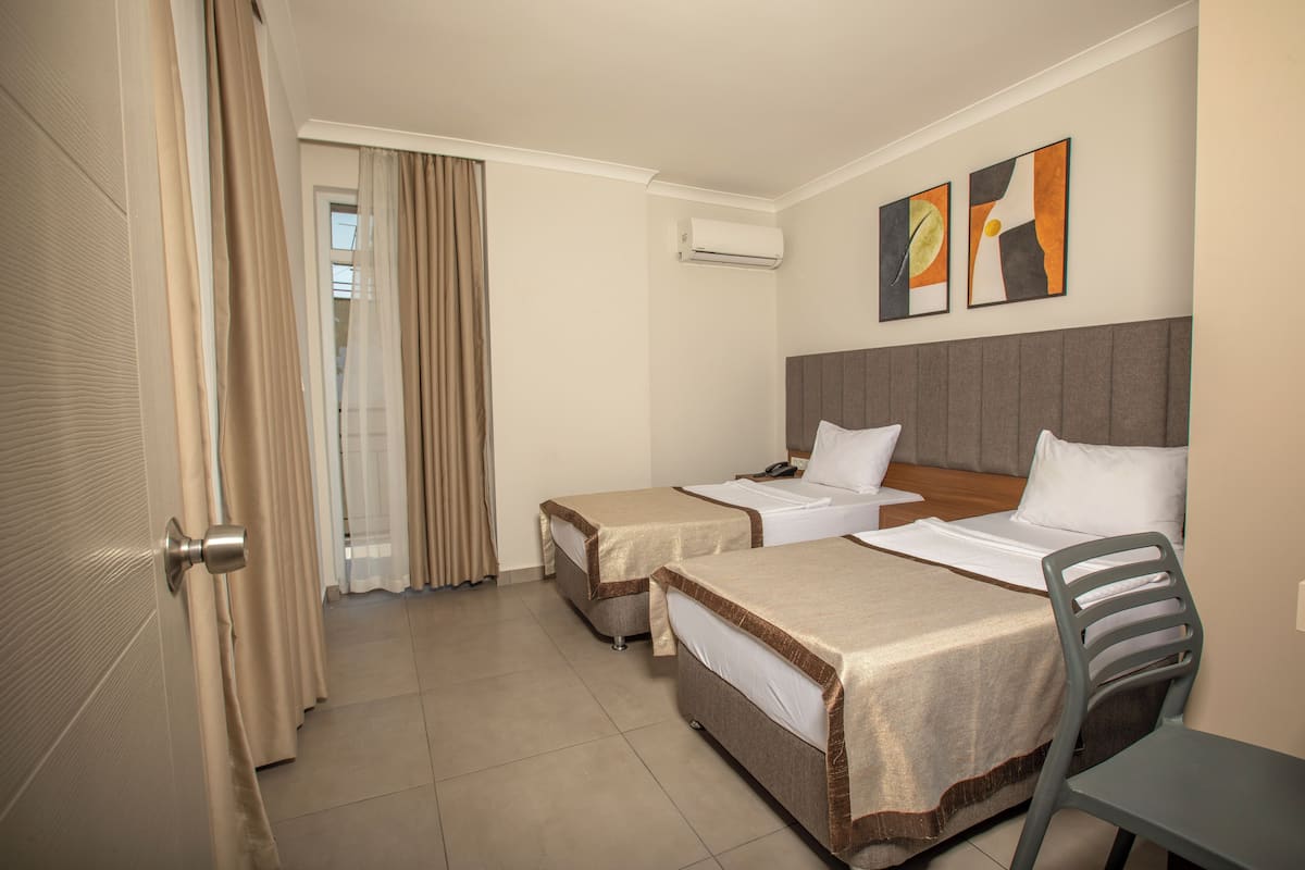 Junior suite (A/C Included) | 1 slaapkamer, een kluis op de kamer, individueel gemeubileerd