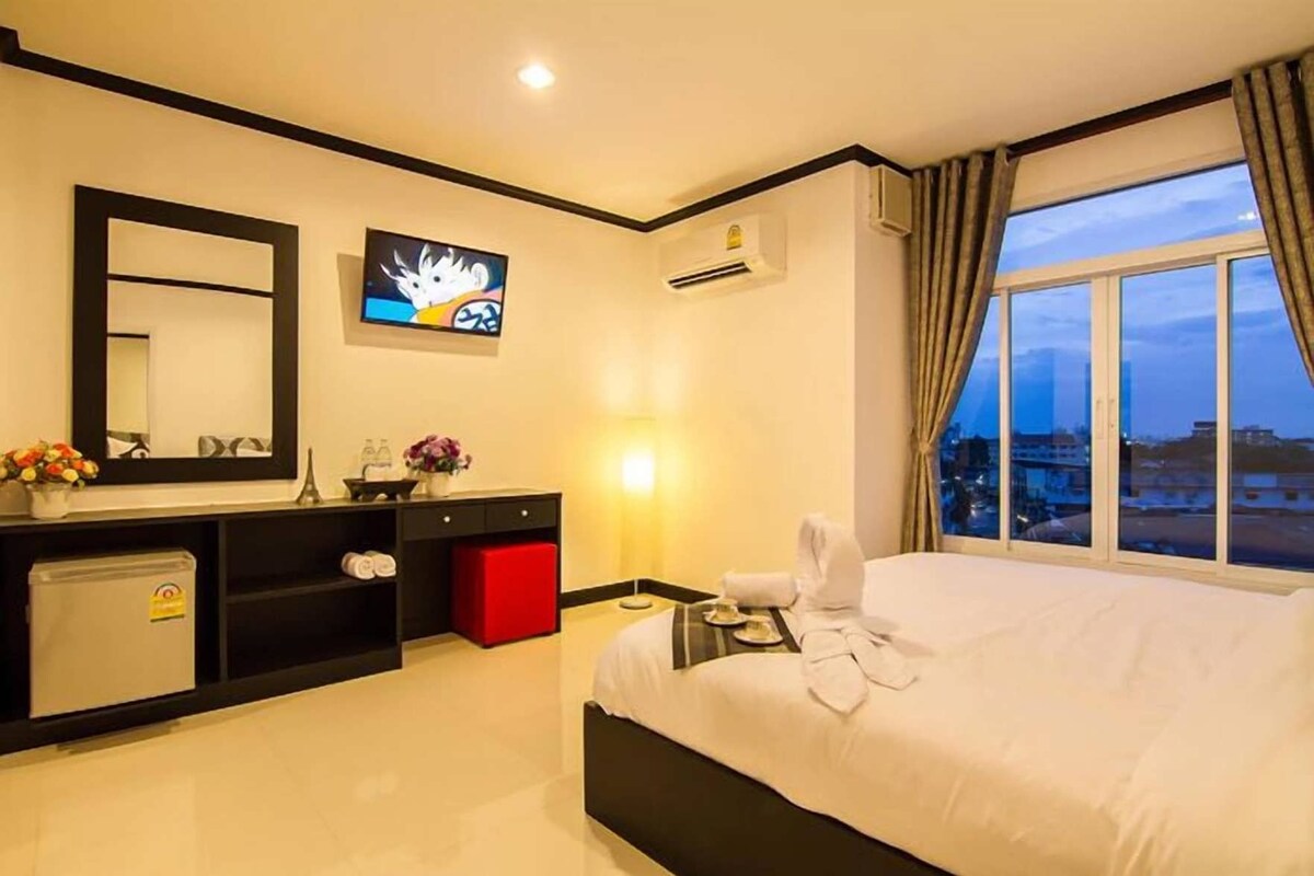 Ropa de cama de alta calidad, minibar y escritorio 