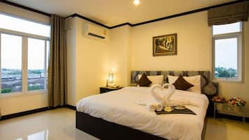 Ropa de cama de alta calidad, minibar y escritorio