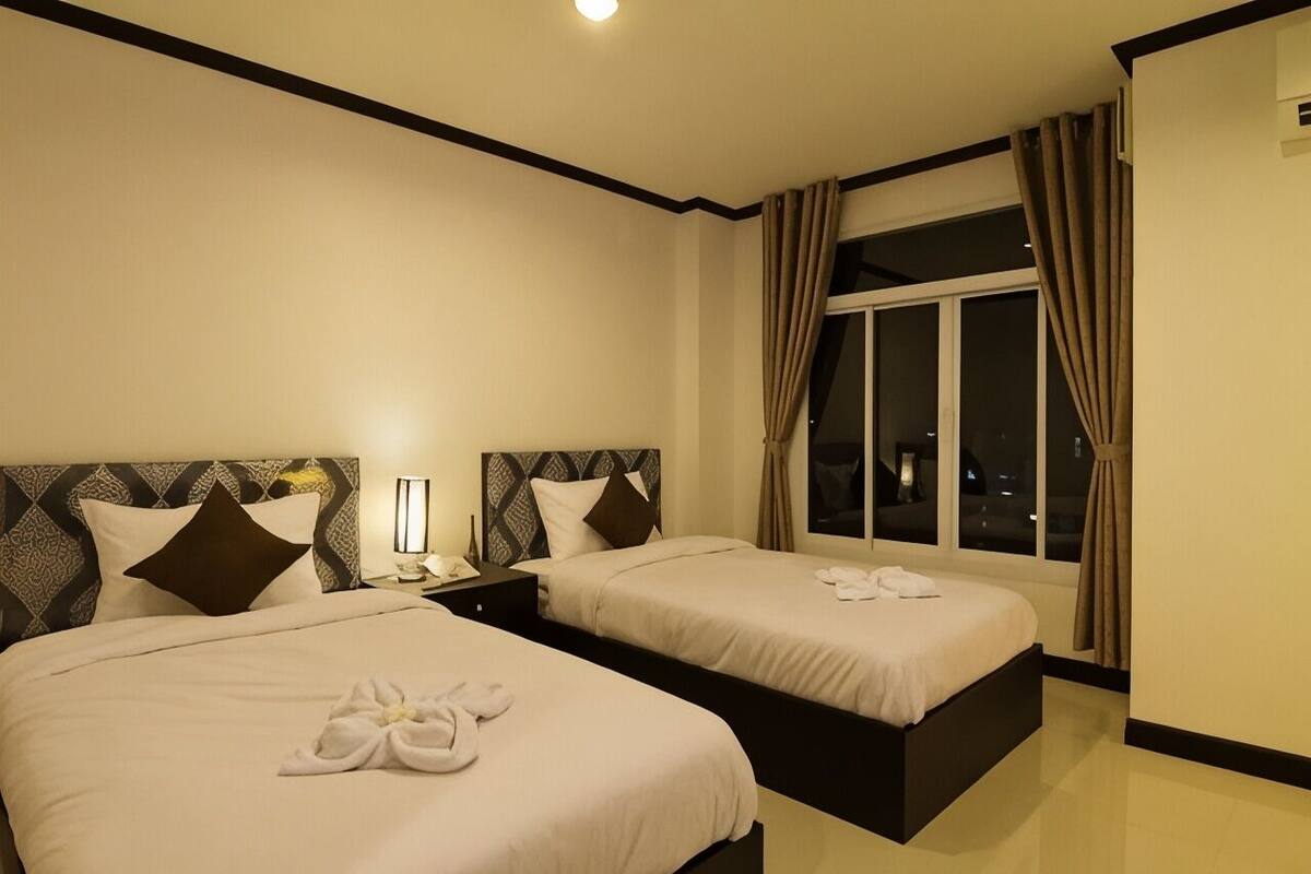 Premium bedding, minibar, desk, laptop workspace