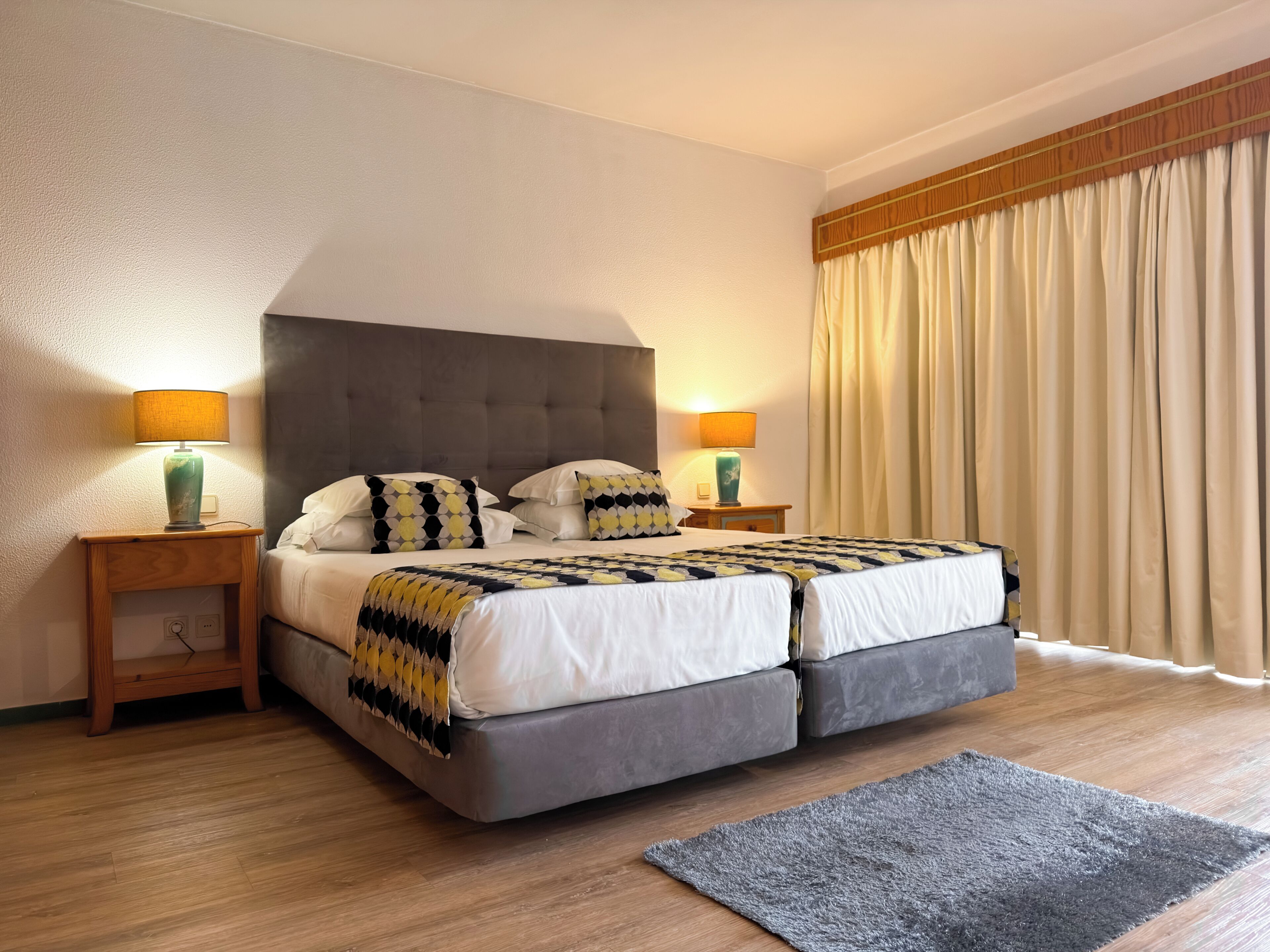 Blackout drapes, soundproofing, free cribs/infant beds, free WiFi