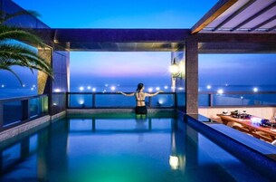 Rooftop Pool Suite, Ocean View (4 Breakfast, Max 6 pax, Extra Person/Bed/Breakfast fee, Cold Pool) | 1 bedroom, premium bedding, down comforters, in-room safe