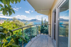 1 bedroom, premium bedding, minibar, in-room safe