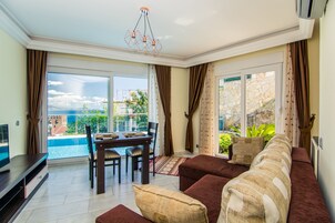 Alanya Castle Apartment (2 Person) | Premium bedding, minibar, in-room safe, free WiFi