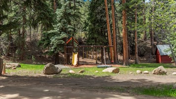 Children’s play area – outdoor