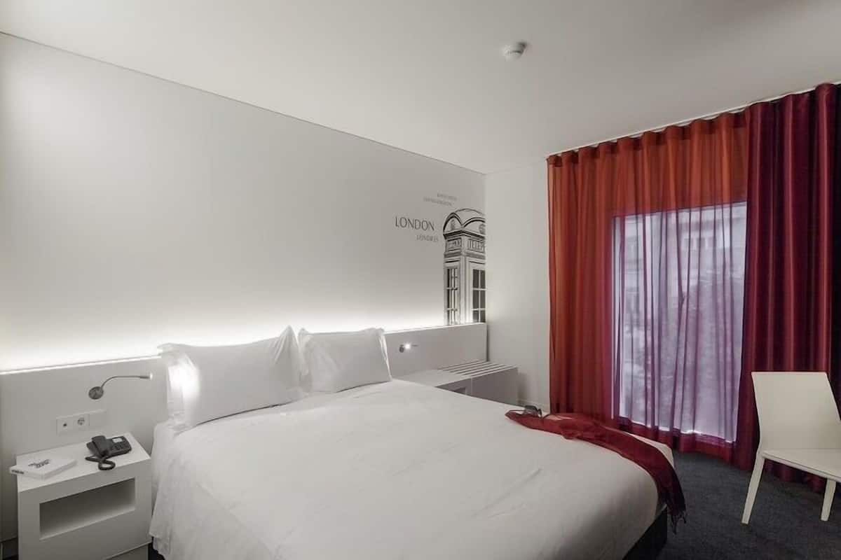 Camera Superior con letto matrimoniale o 2 letti singoli | Minibar, cassaforte in camera, con stile personalizzato, una scrivania