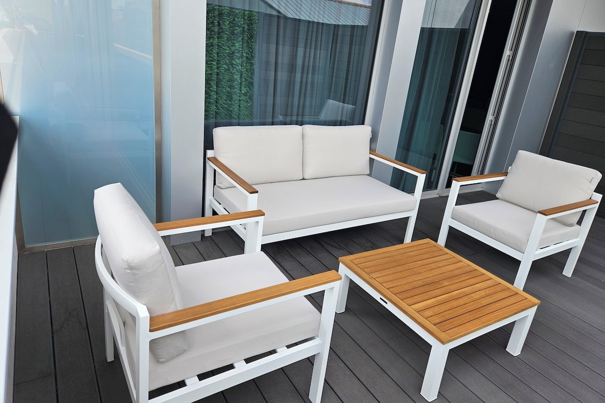 Suite monolocale Standard | Minibar, cassaforte in camera, con stile personalizzato, una scrivania