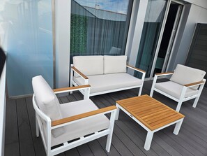 Standard Studio Suite | Minibar, in-room safe, individually decorated, desk - Hotel 3K Europa (Lisbon)