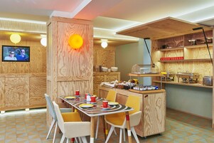 Daily buffet breakfast for a fee