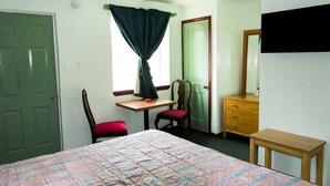 Room - Bay Drive Motel (Pleasantville)