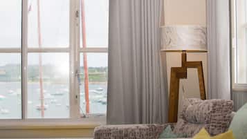 Superior Double Room | Living area | Flat-screen TV