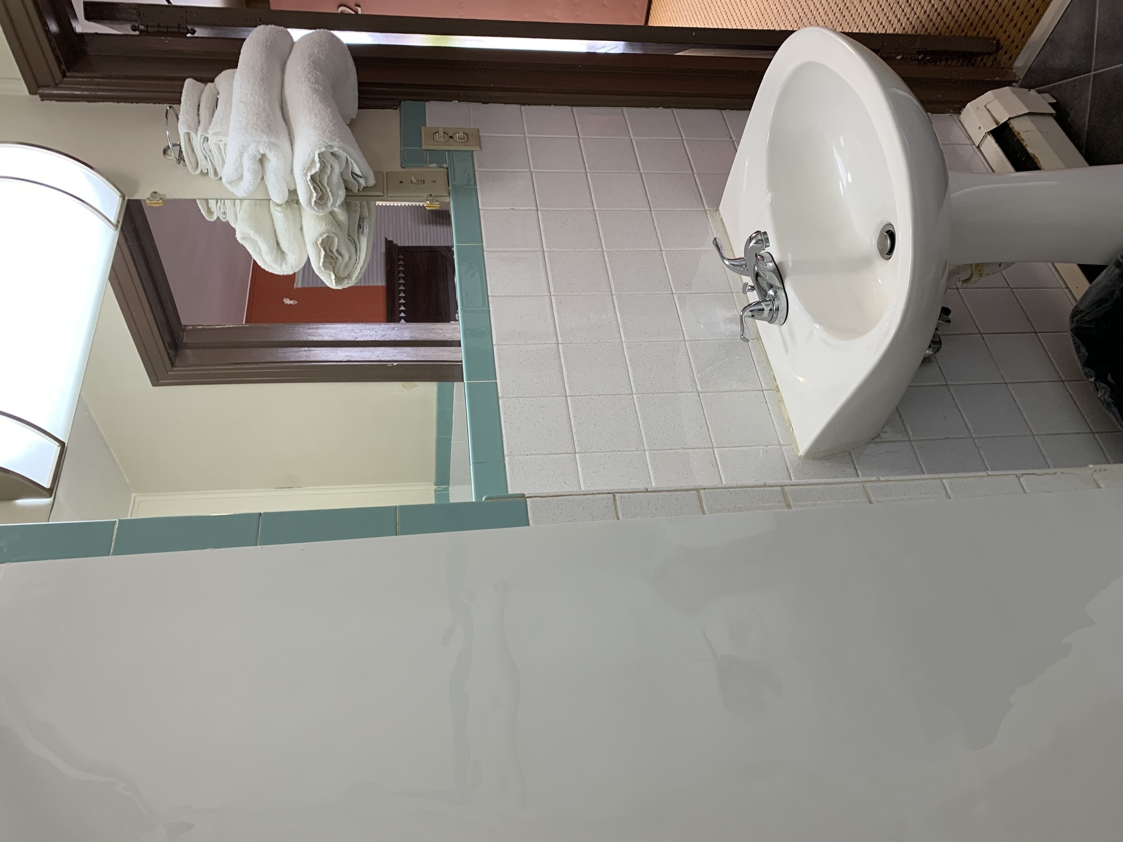 Ducha, secador de pelo y toallas