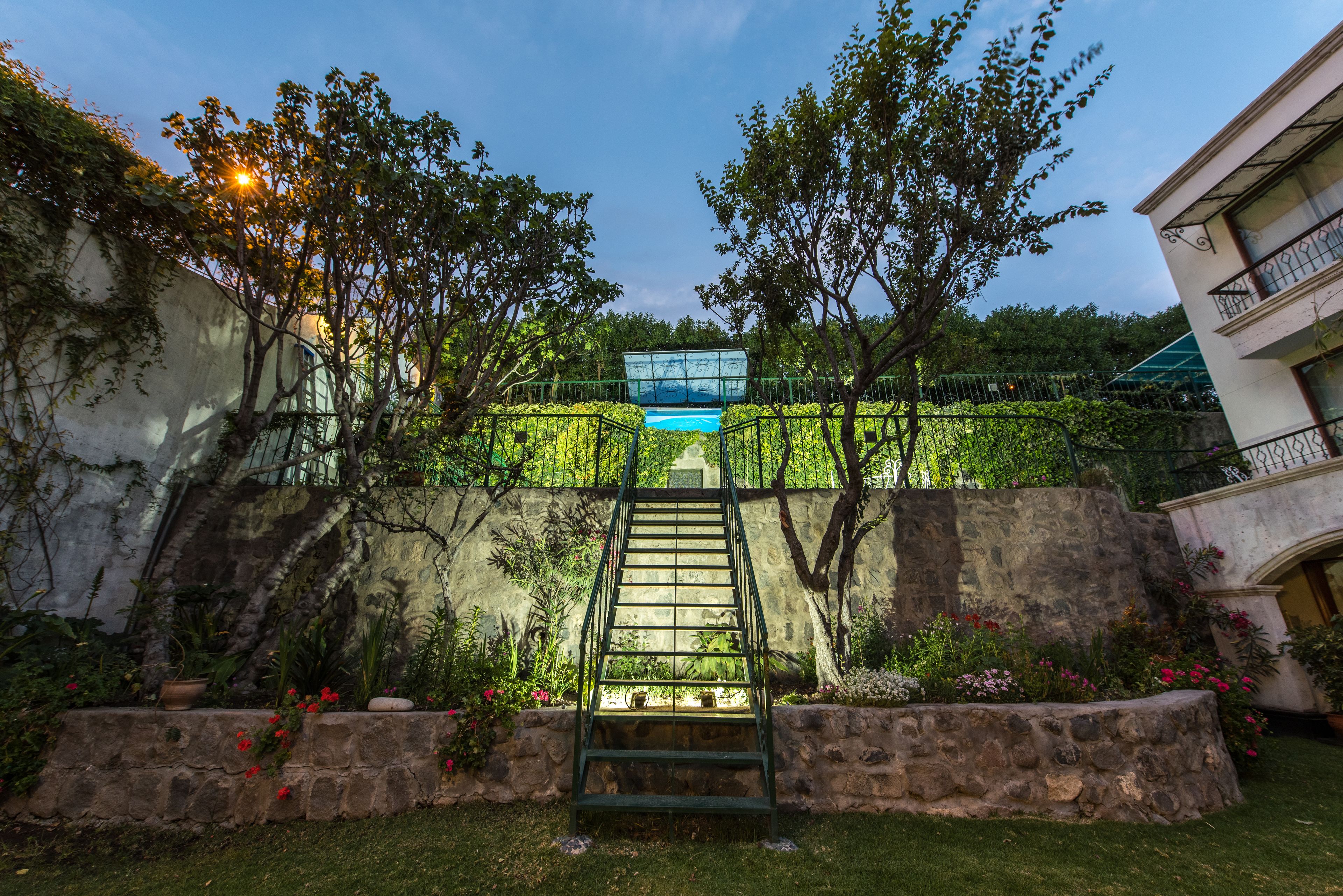 Hồ bơi ngoài trời 