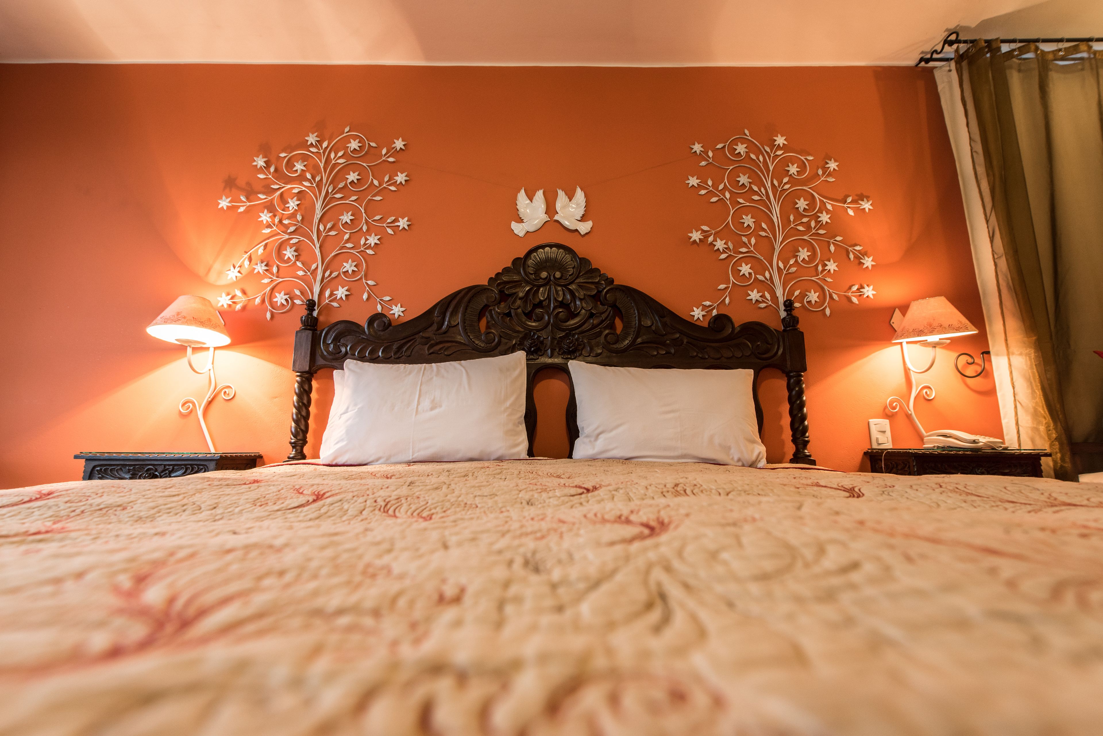 suite, 1 king bed, jetted tub | minibar, in-room safe, desk, iron/ironing board