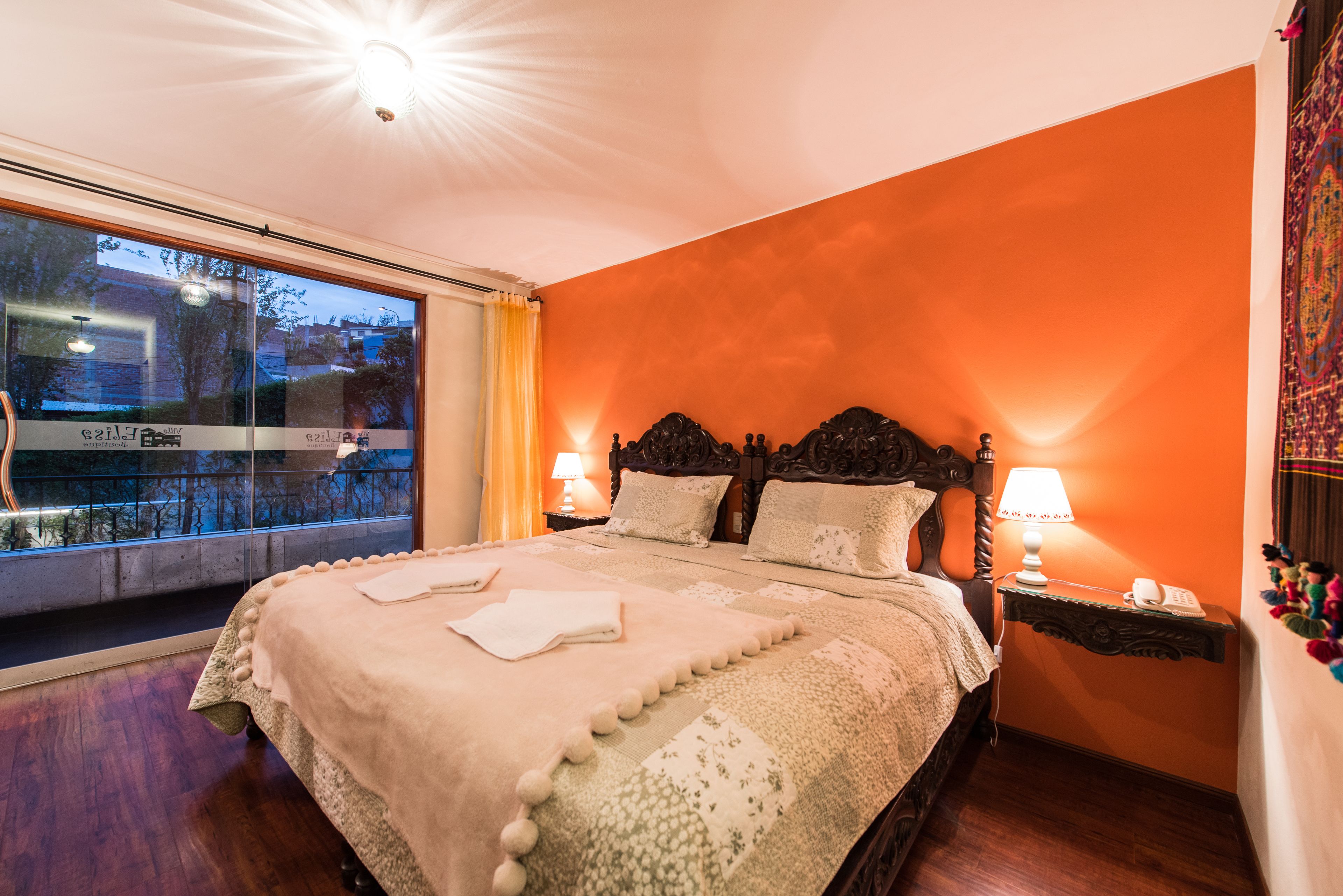 double room | minibar, in-room safe, desk, iron/ironing board