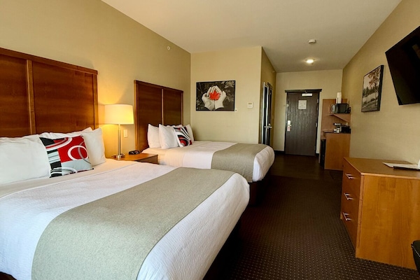 Standard Double Room | Desk, laptop workspace, iron/ironing board, bed sheets