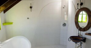 Cottage, 2 Bedrooms, Ocean View | Bathroom