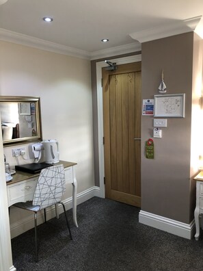 Deluxe Single Room, Ensuite | Room amenity