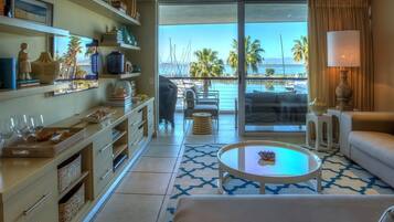 Apartment | Living area | Flat-screen TV