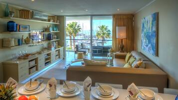 Apartment | Living area | Flat-screen TV
