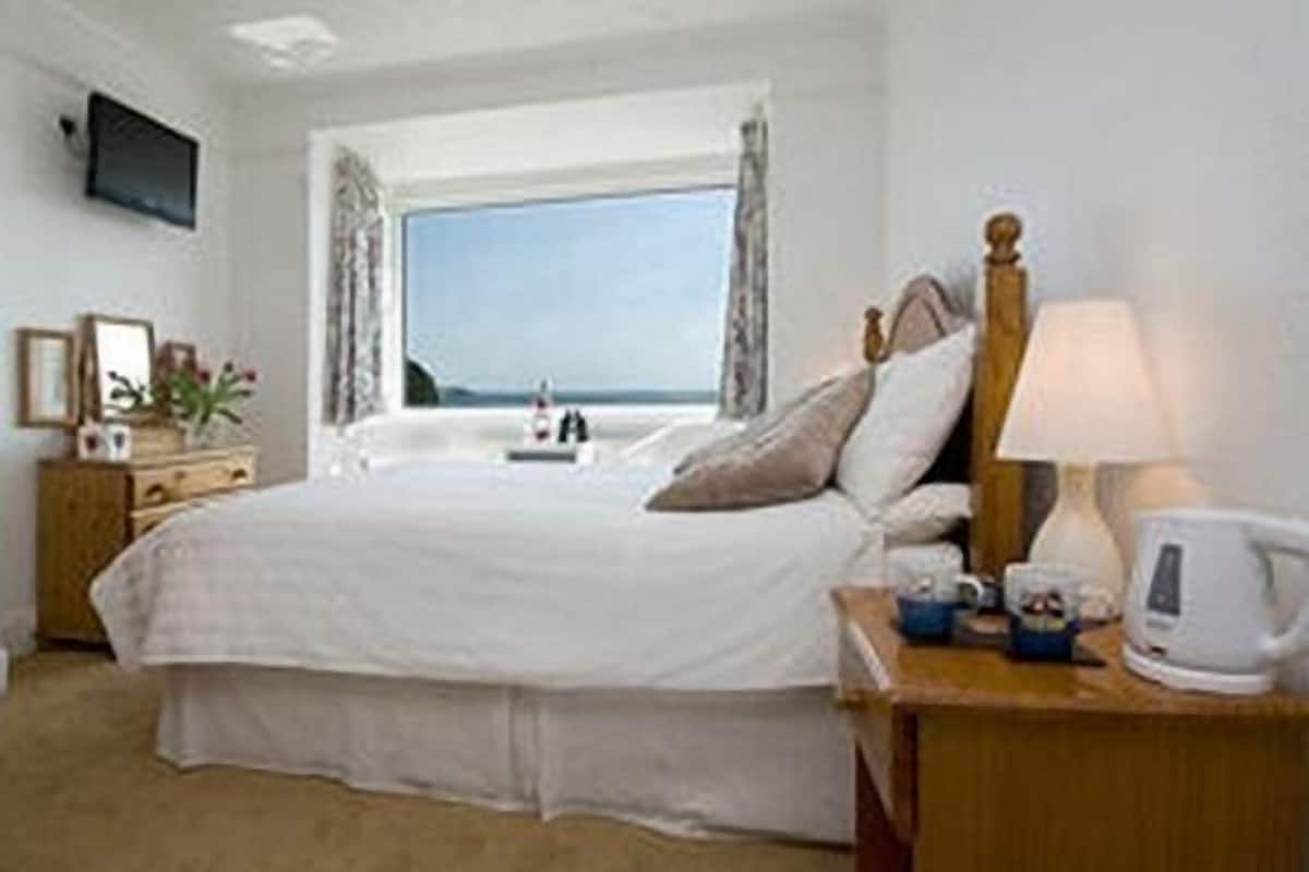 Standard-Doppelzimmer, mit Bad, Meerblick