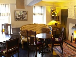 Lounge - The Garden House Inn (Durham)