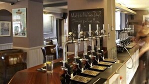 Bar (on property) - The Garden House Inn (Durham)