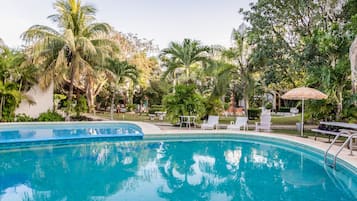 Habitación doble estándar | Alberca | Alberca al aire libre
