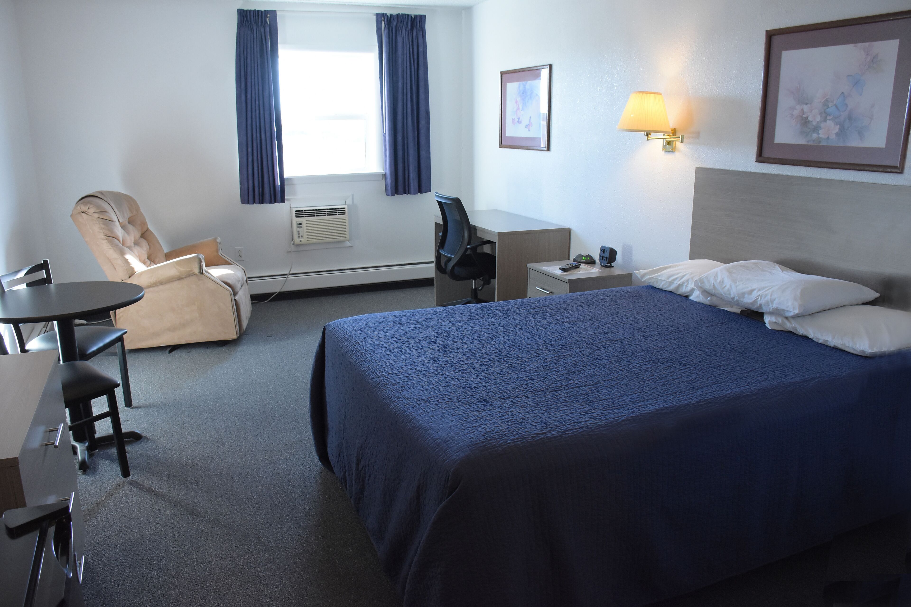 Room, 1 Queen Bed (Upstairs)