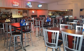 Breakfast, lunch, dinner served; American cuisine