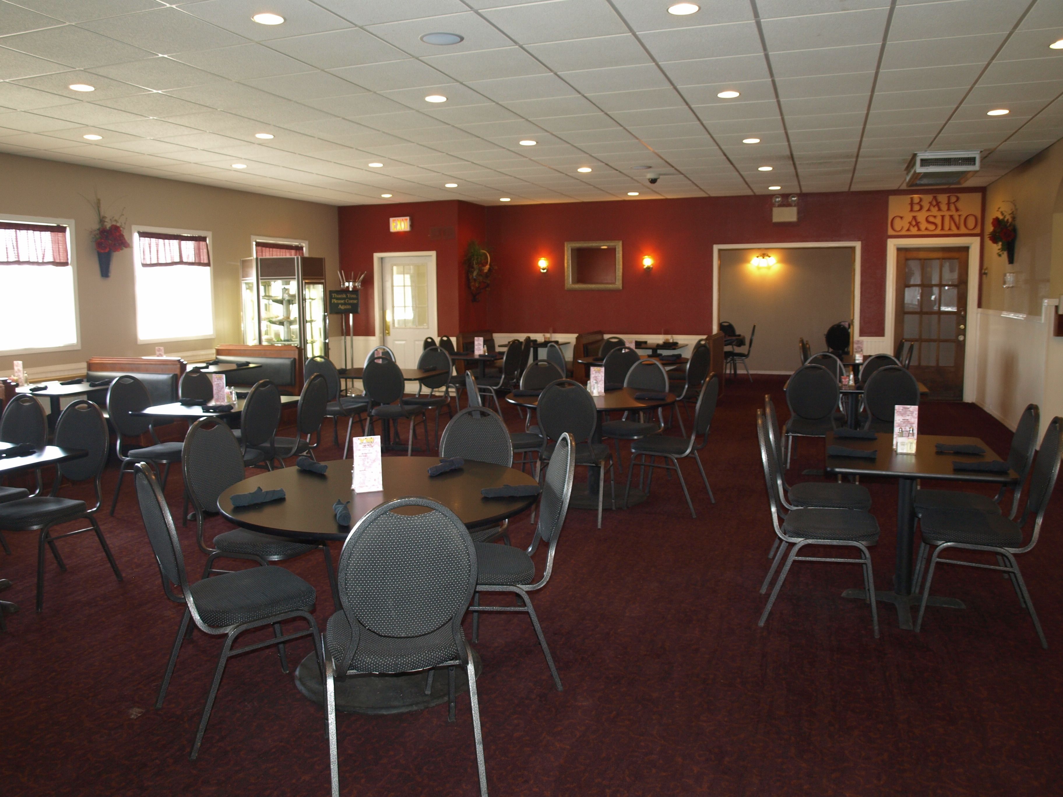 Breakfast, lunch, dinner served; American cuisine 