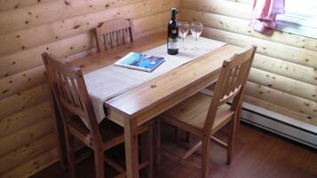 Cabane, 1 chambre | Surmatelas, fer et planche à repasser, Wi-Fi gratuit, draps fournis