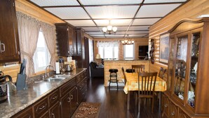 Vacation Home, 3 Bedrooms | Cocina privada