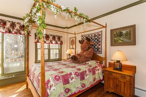 1 bedroom, premium bedding, desk, soundproofing - The Inn at Buck Hollow Farm (Fairfax)