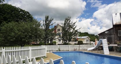 The Inn at Buck Hollow Farm